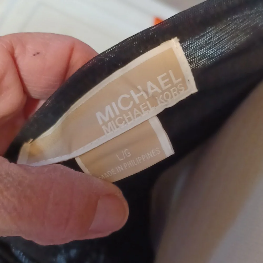 MK Dressy Vneck Tank Large - Picture 7 of 10